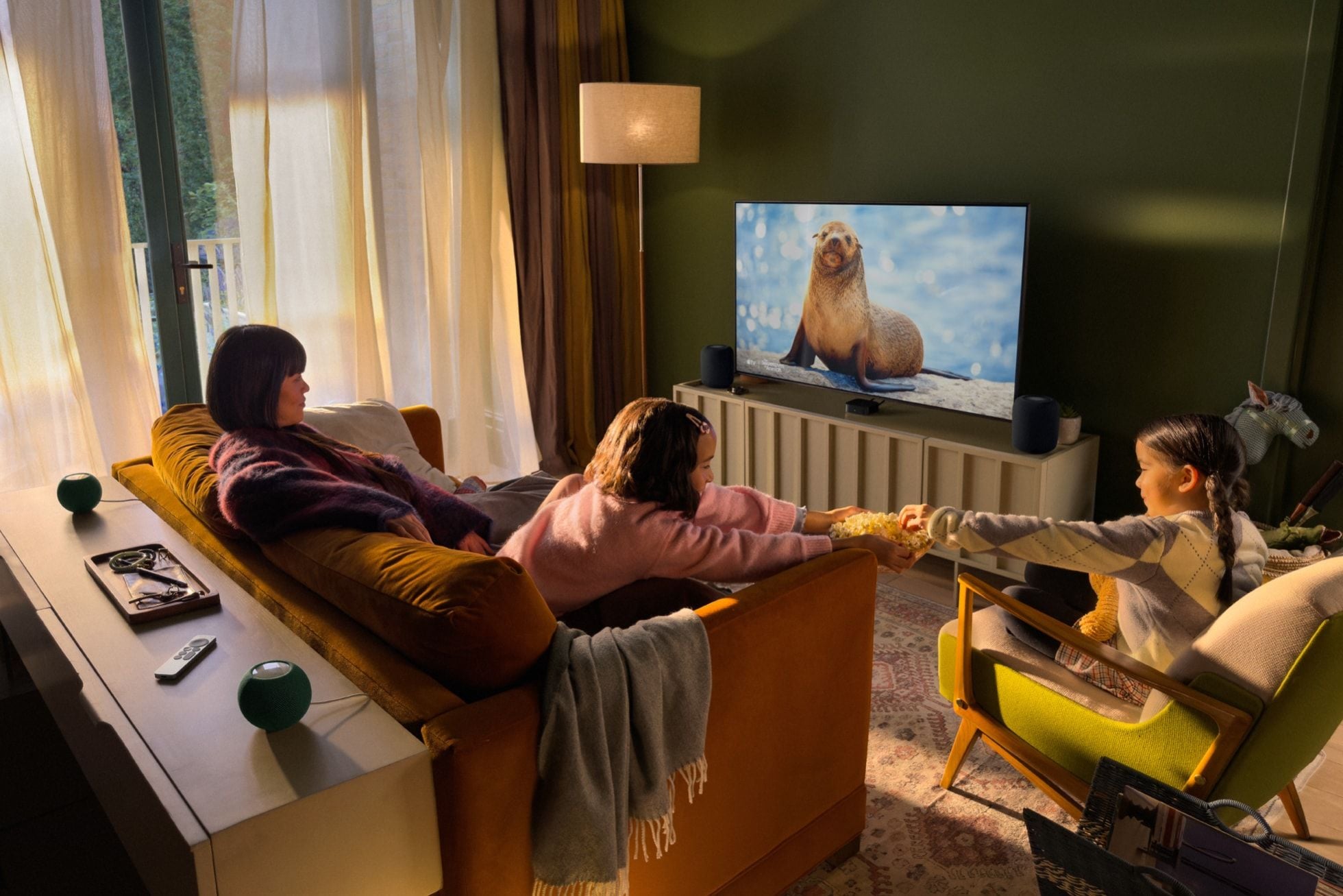 Apple-TV-4K-home-theater-setup-261013_big.jpg.large_2x (1).jpg