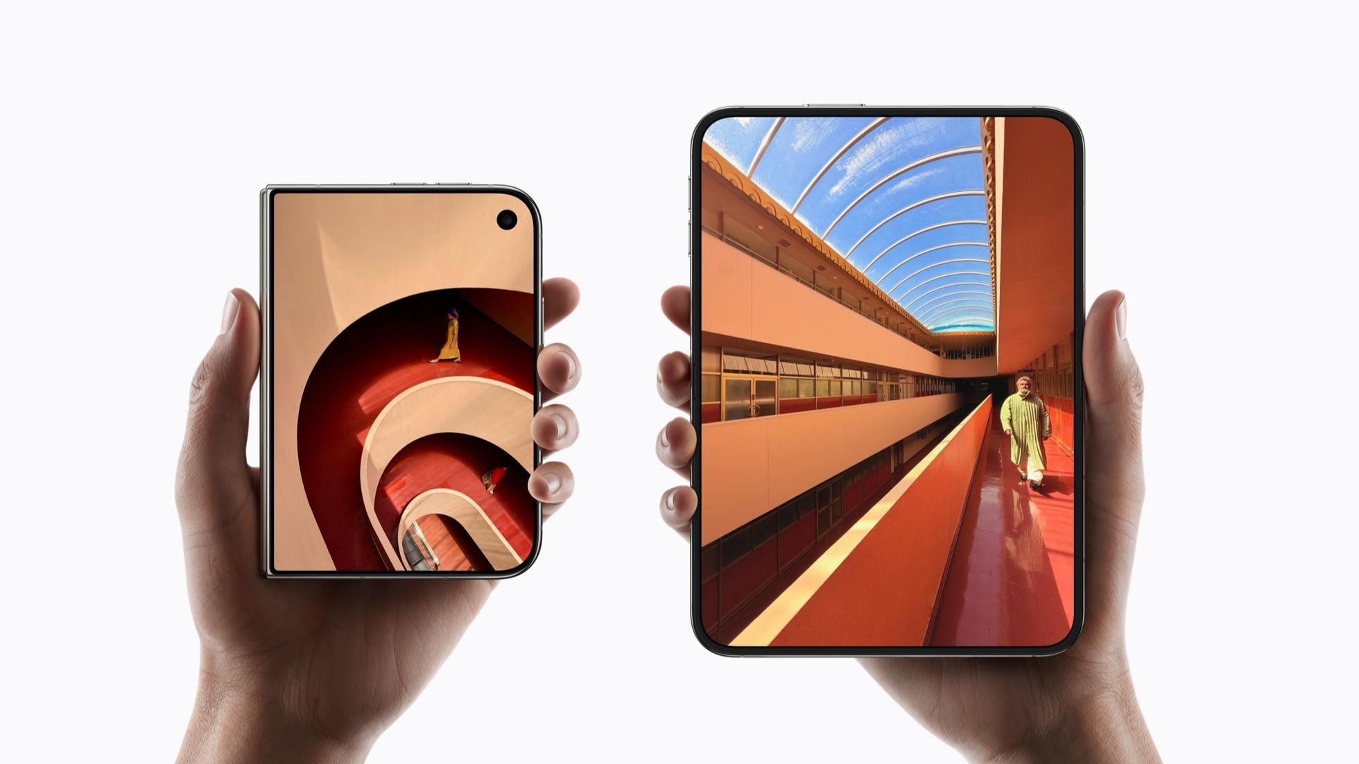 Apple-iPhone-Duo-closed-and-open_big.jpg.large_2x.jpg