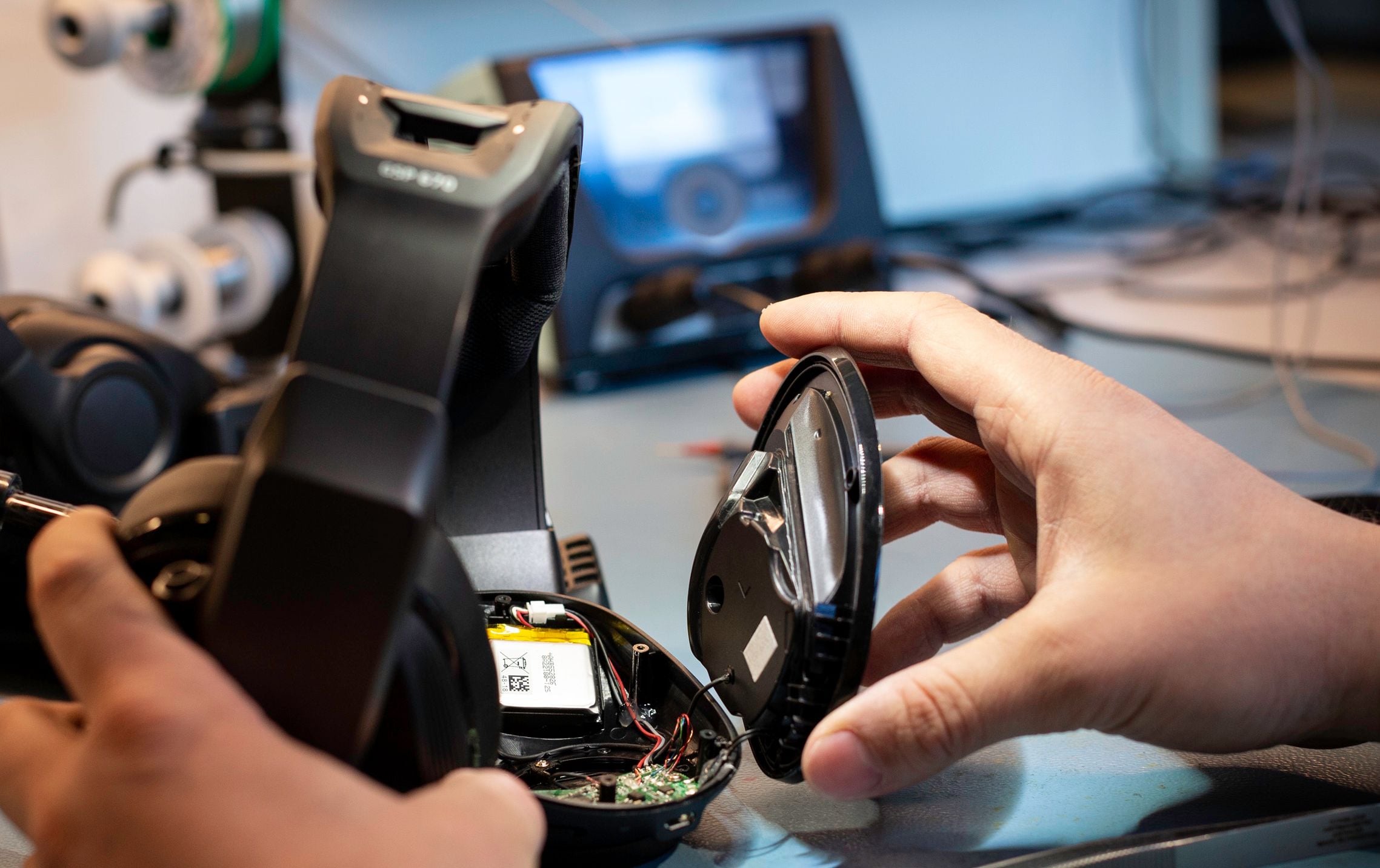 EPOS is simplifying headset battery replacement.jpg
