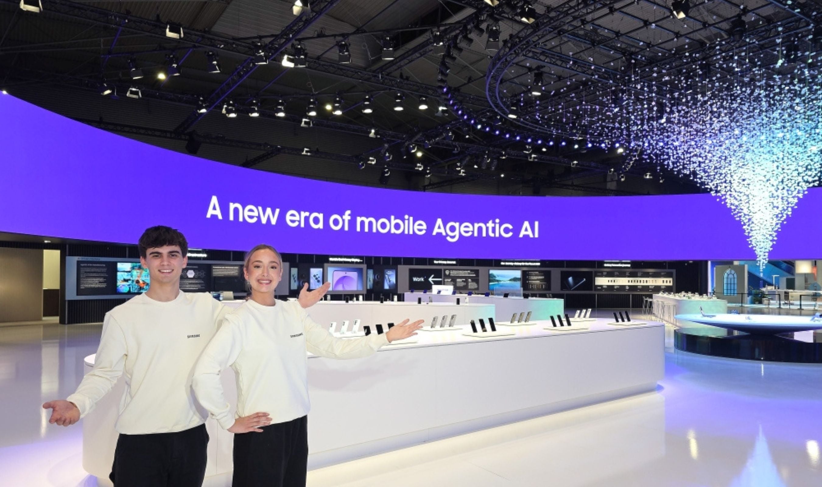 Samsung Expands Galaxy AI Ecosystem at MWC 2026 with New Privacy Display