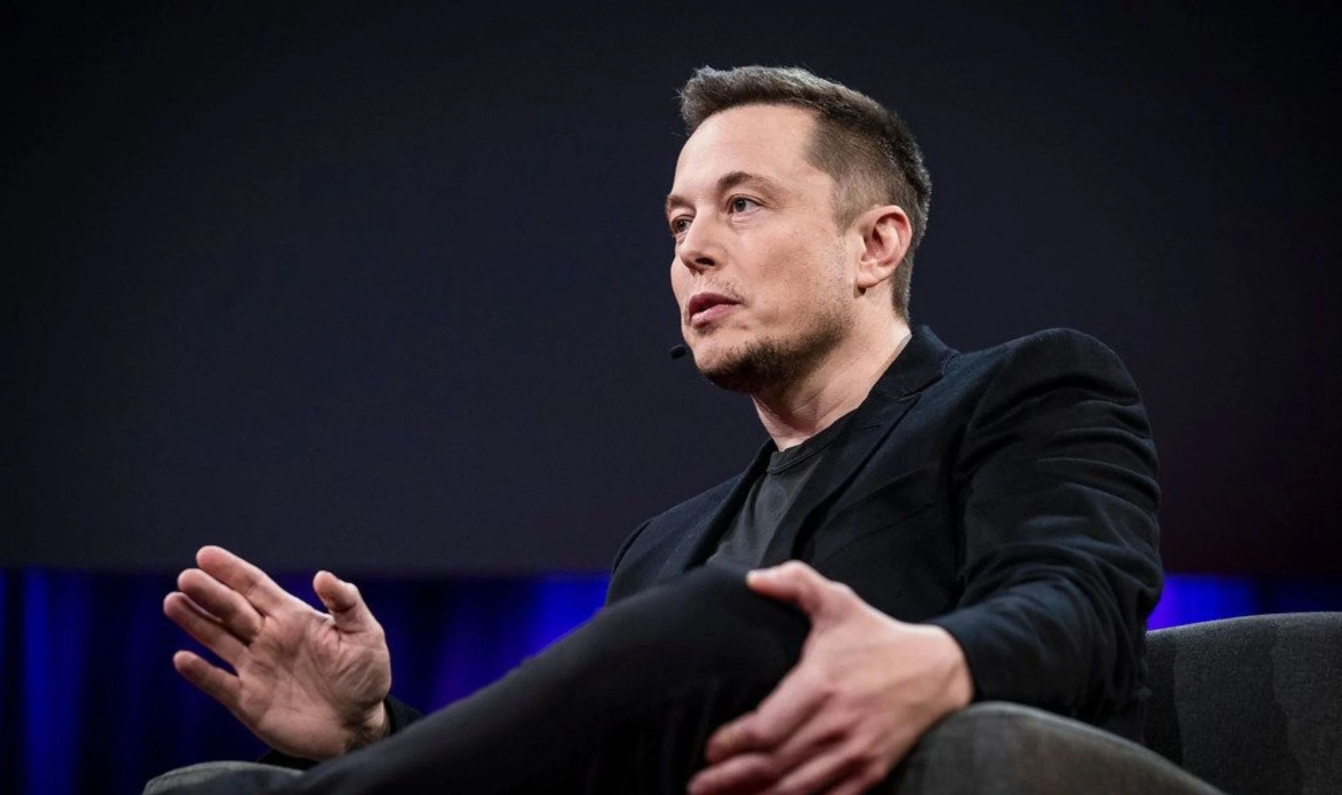 SpaceX Showed Investors a Prototype of an AI Device Slimmer Than an iPhone