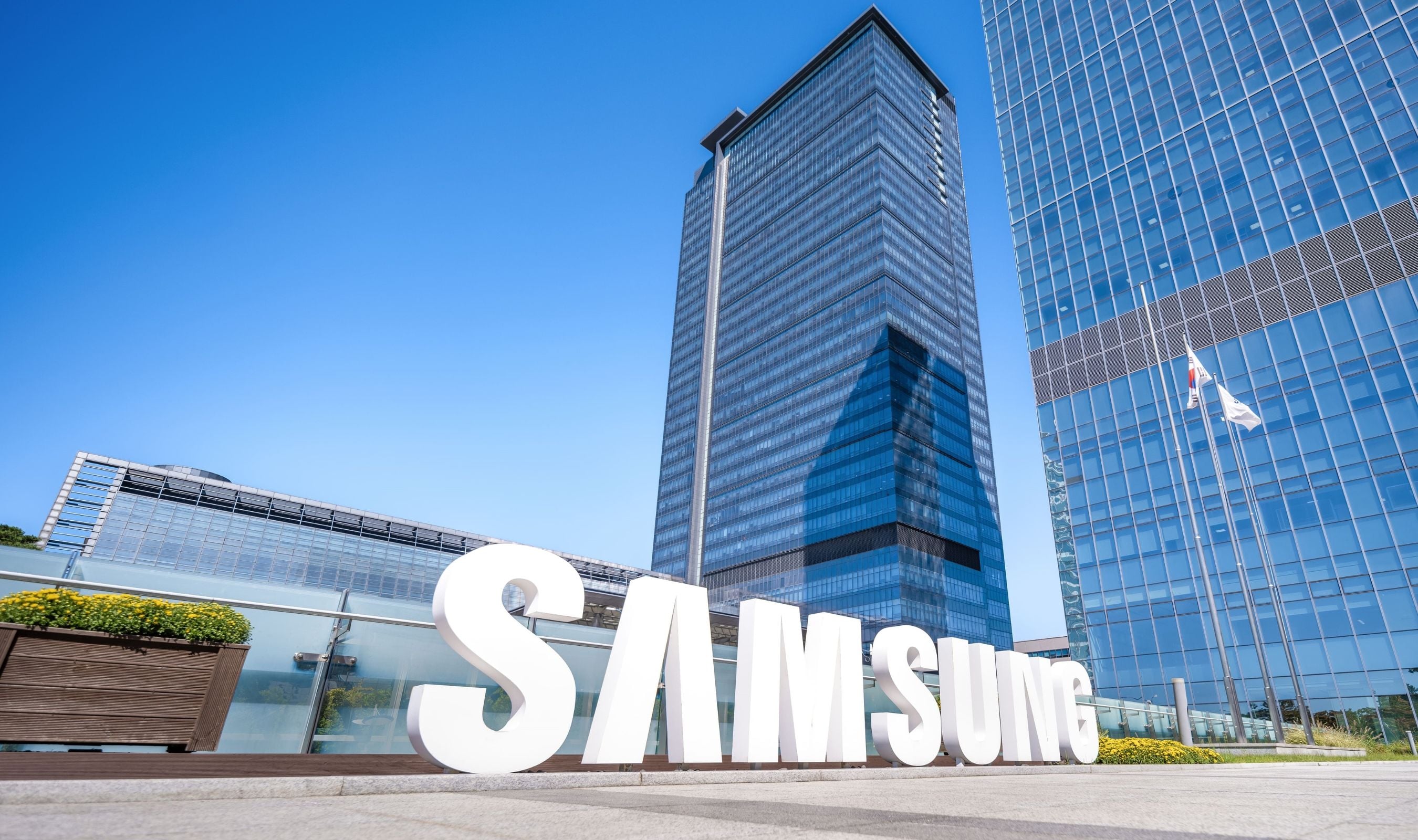 Samsung chip workers reject $340,000 one-time bonus and demand annual payouts like SK hynix