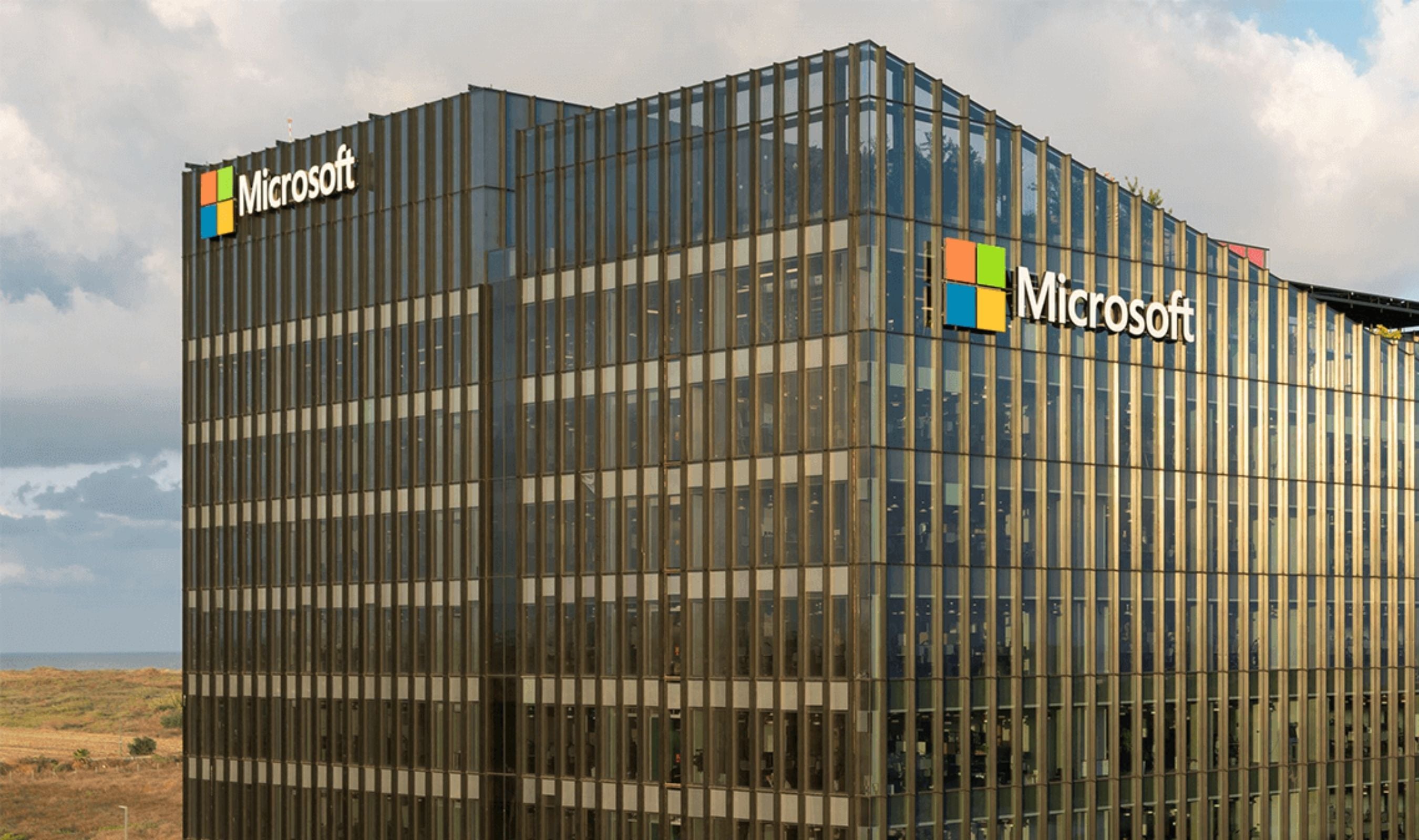 Microsoft Launches Frontier Company with 6000 Engineers and 2.5 Billion Dollars