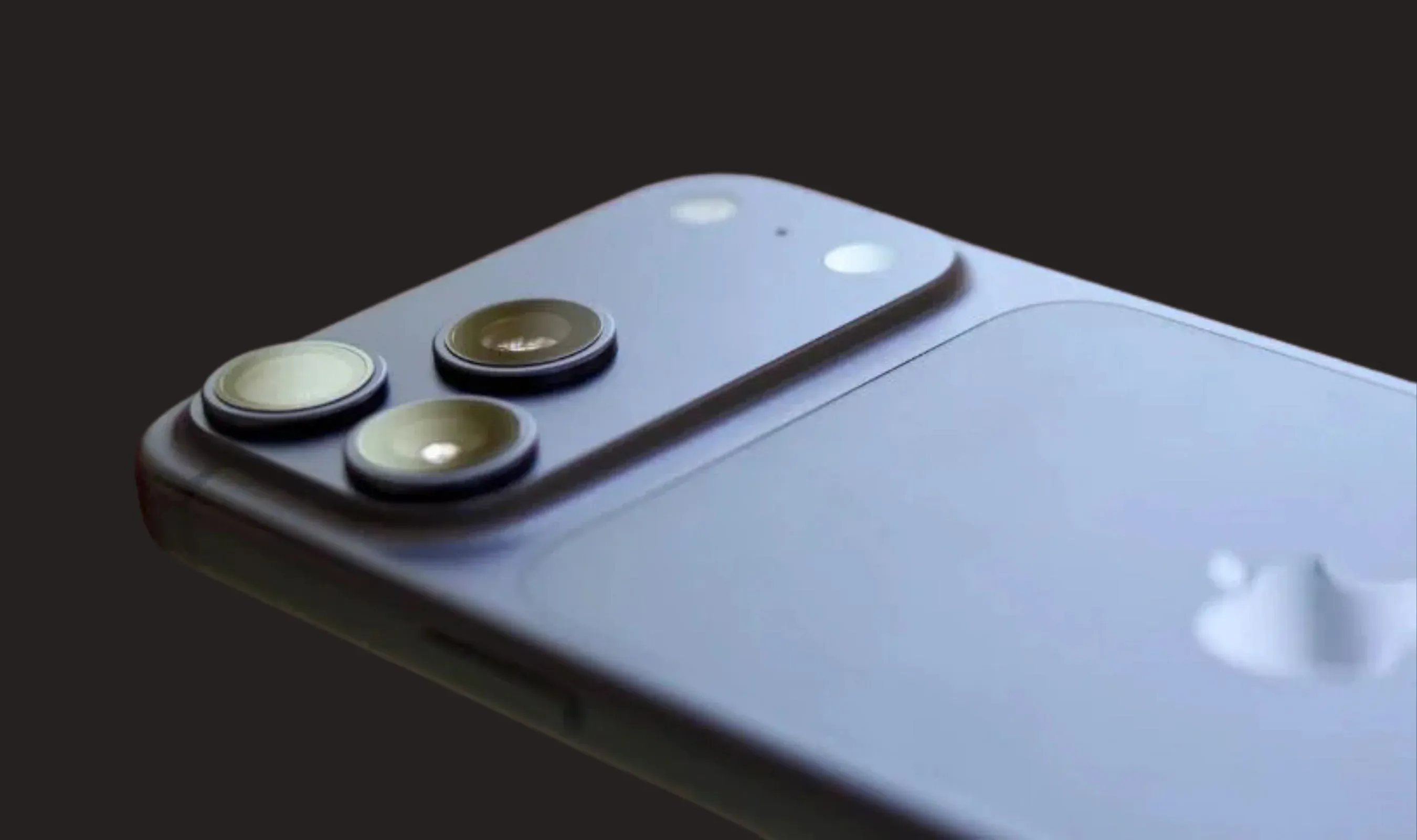 Leaked Images Suggest iPhone 18 Pro Max Battery Reaches 5,567 mAh