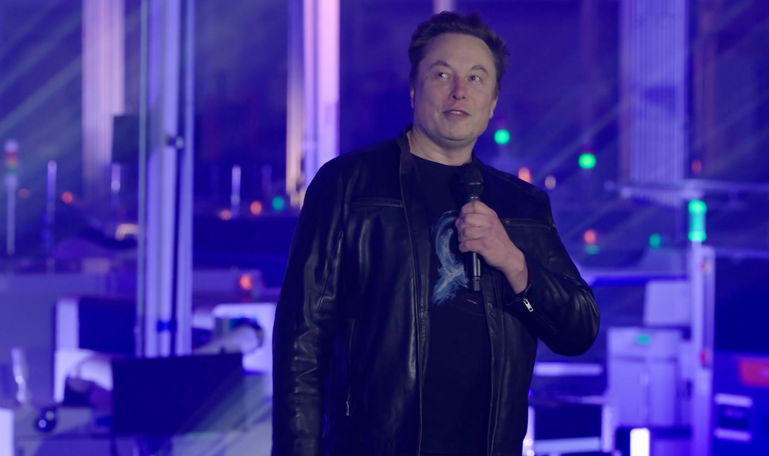 Musk Says SpaceX AI Revenue Will Surpass Rockets by Next Month