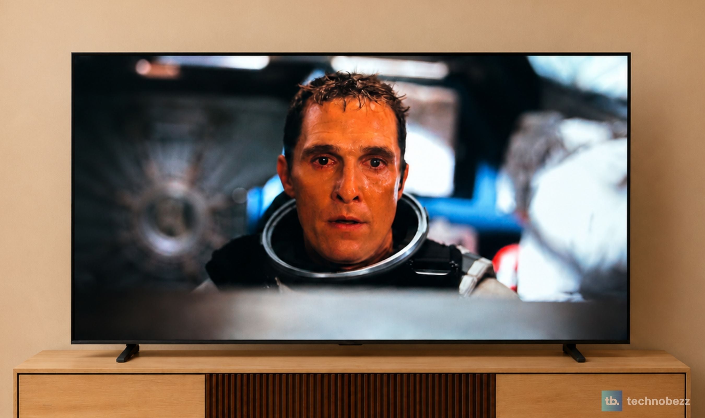 Letterboxed Interstellar scene on the Hisense M7SR