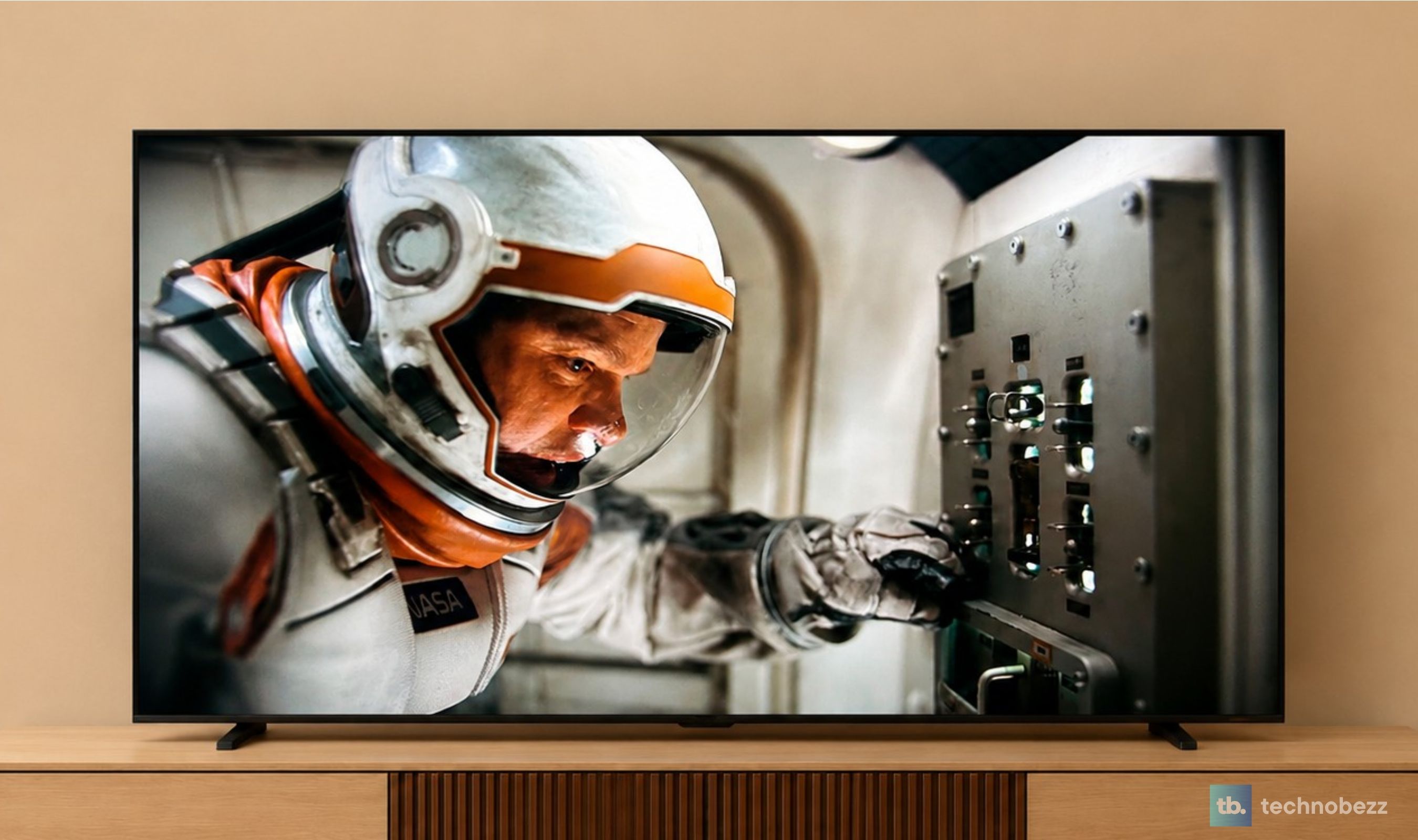 Dim spacecraft interior from Interstellar on the Hisense M7SR, showing shadow detail and bright highlights