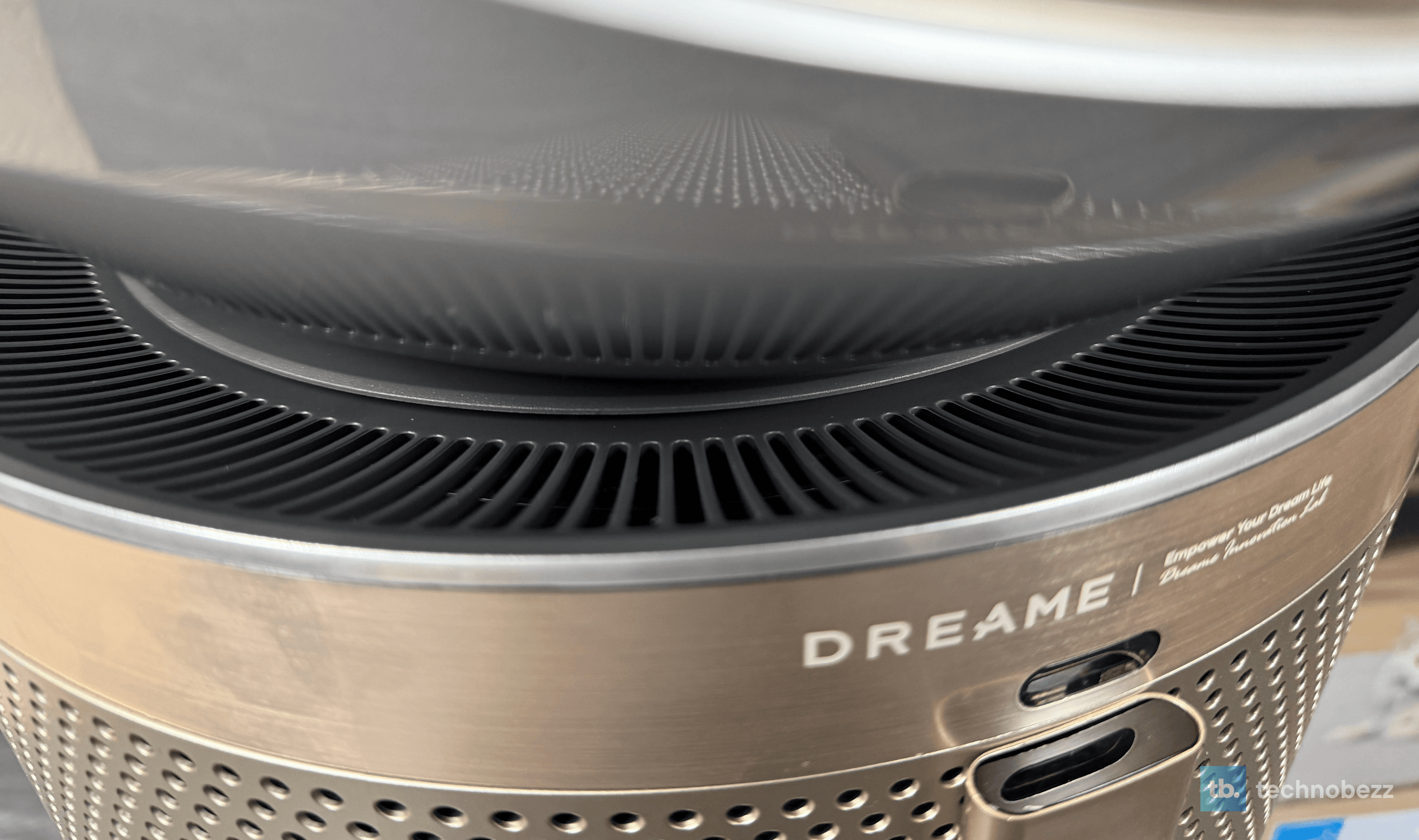 The Dreame logo and the vent ring around the neck of the Dreame AirPursue PM20's base