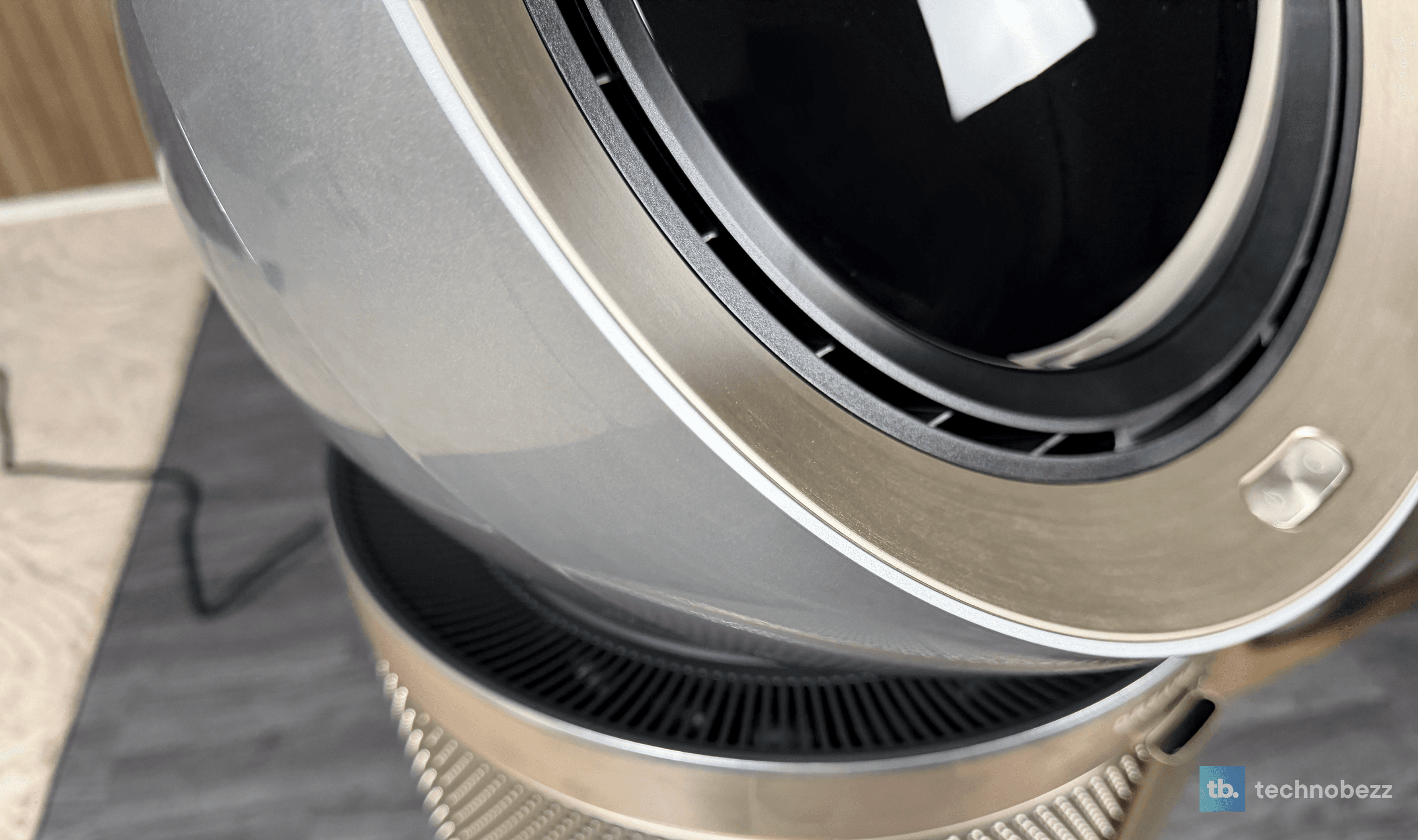 Close-up of the Dreame AirPursue PM20's motorized head tilted on its base