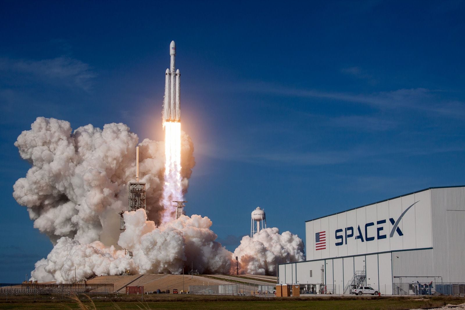 SpaceX Targets Mid to Late 2026 IPO with Trillion Dollar Valuation