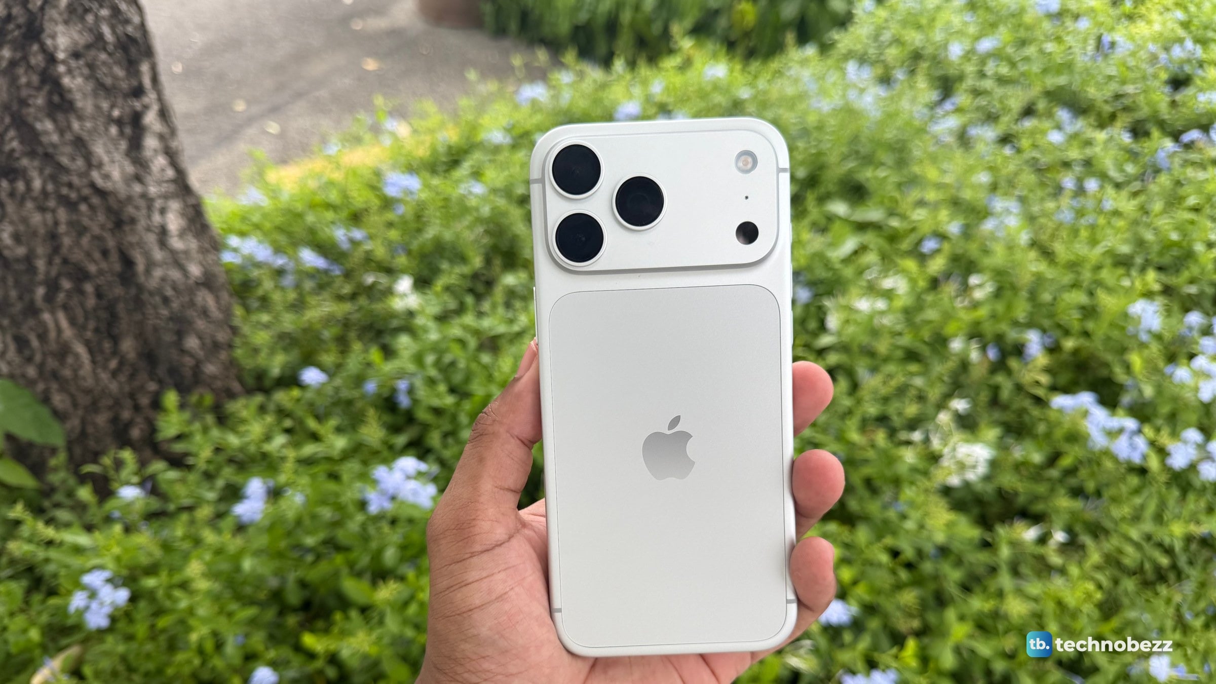 iPhone 18 Pro Max Silver in Real Life, From White to Blue