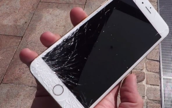 iPhone 6 Cracked Screen