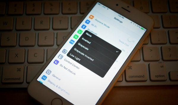 5 ways to fix iPhone 6 black and white screen