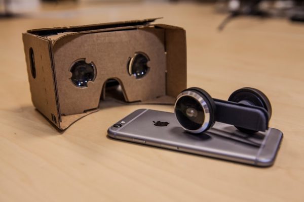 https://www.kickstarter.com/projects/shot/shot-turn-your-iphone-into-a-virtual-reality-camer?ref=category