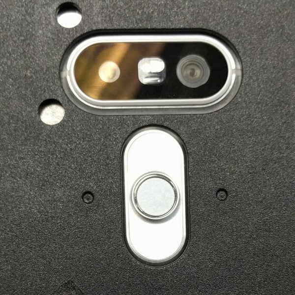 Teaser Image Of New HTC Vive Developer Kit Headset And Controller