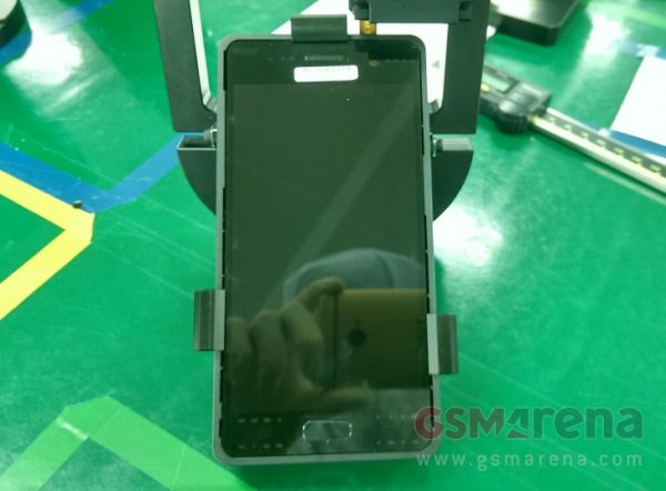 Alleged Samsung Galaxy S7 Front Camera And Display Image Leak