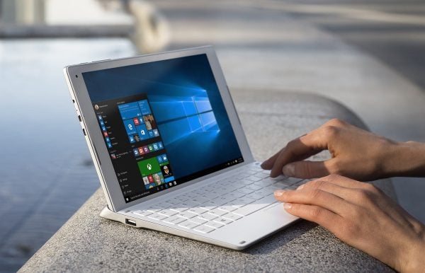 MWC 2016: Alcatel Plus 10 Is A Hybrid Windows 10 Device With Keyboard LTE