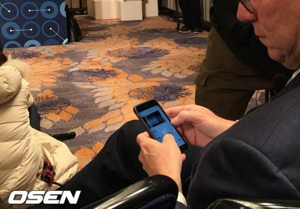 Eric Schmidt, Former Google CEO Caught Using An iPhone