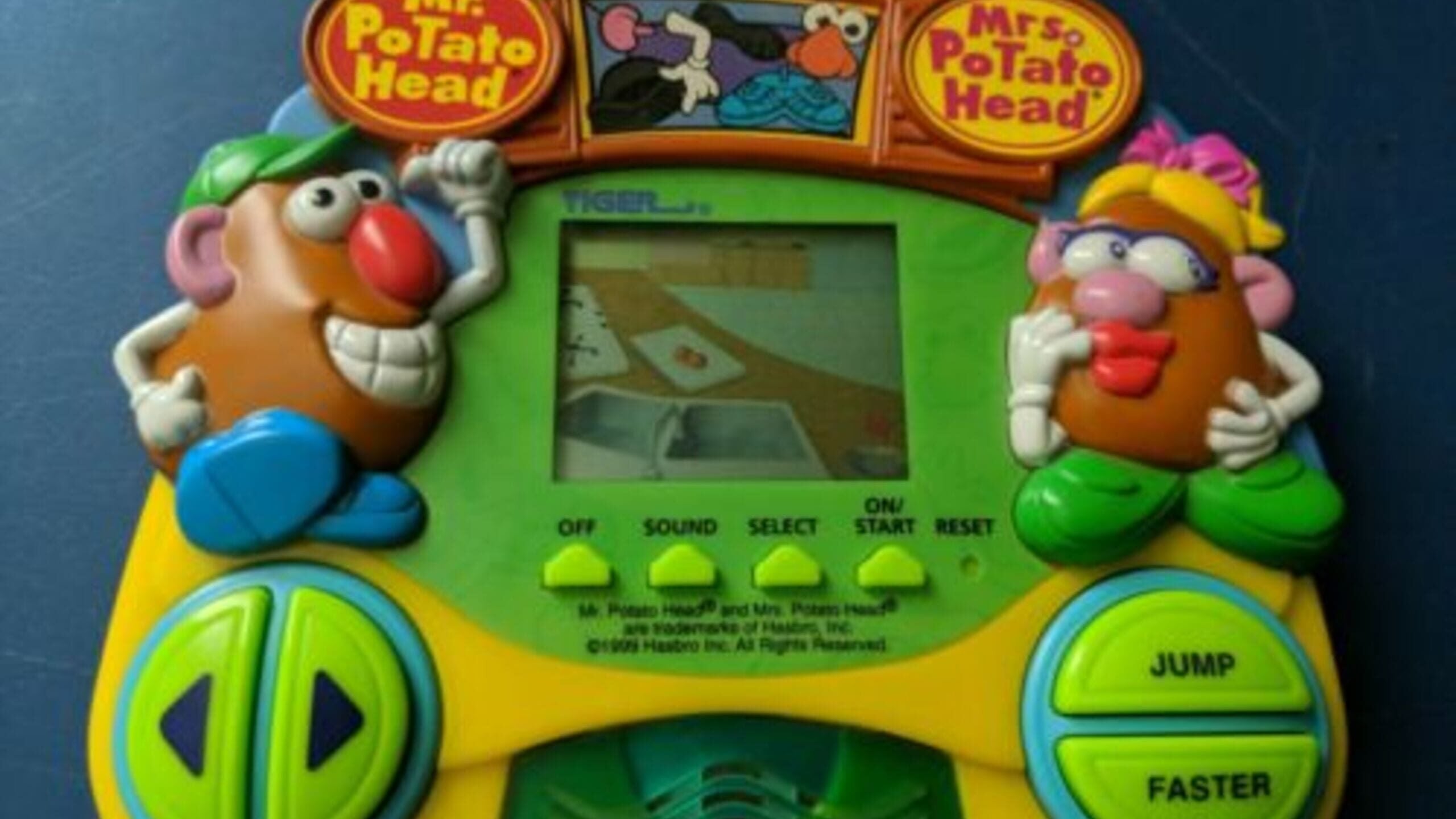 Mr. Potato Head & Mrs. Potato Head Server Status Is Mr. Potato Head