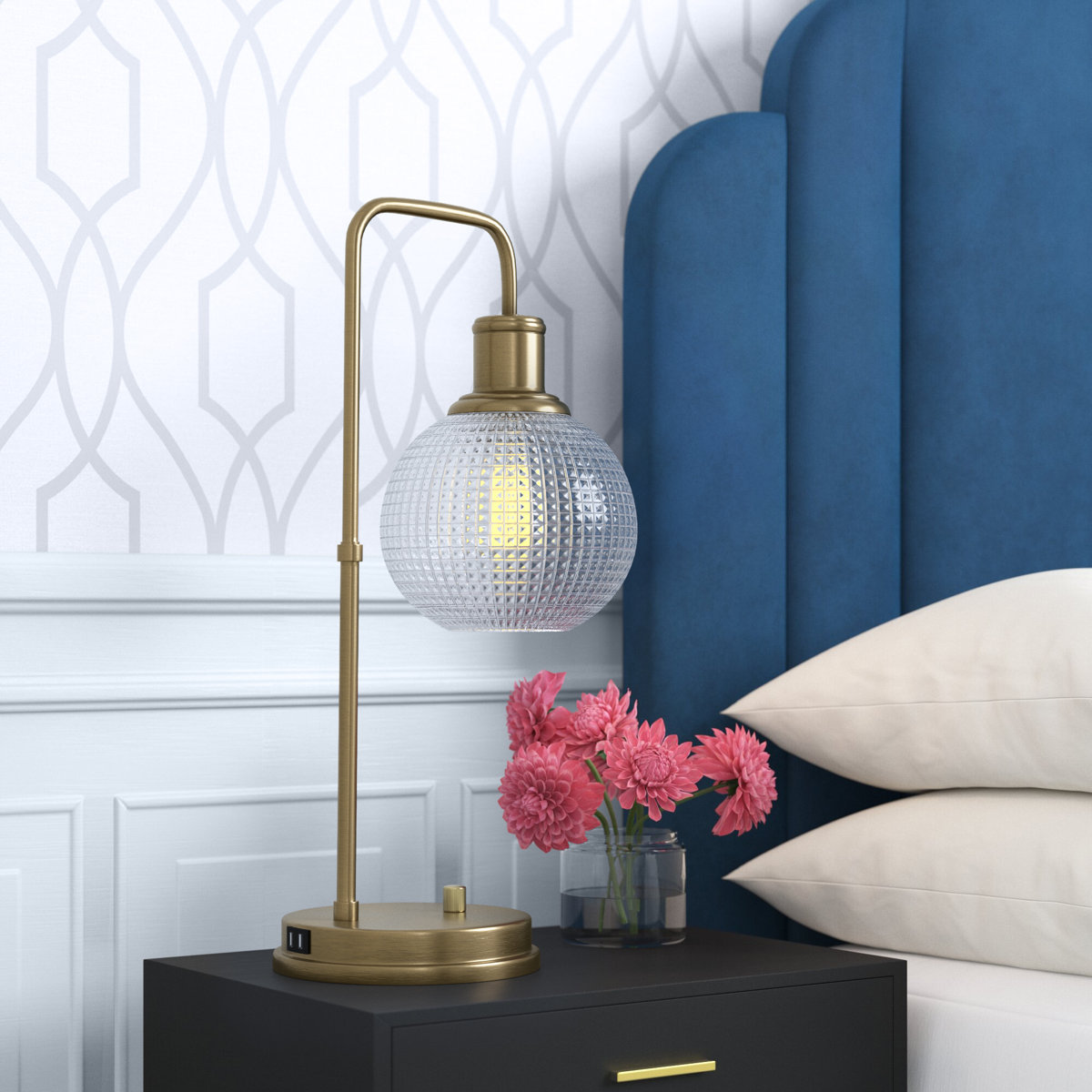 Trent Austin Design Quiroga metal USB desk lamp Brass