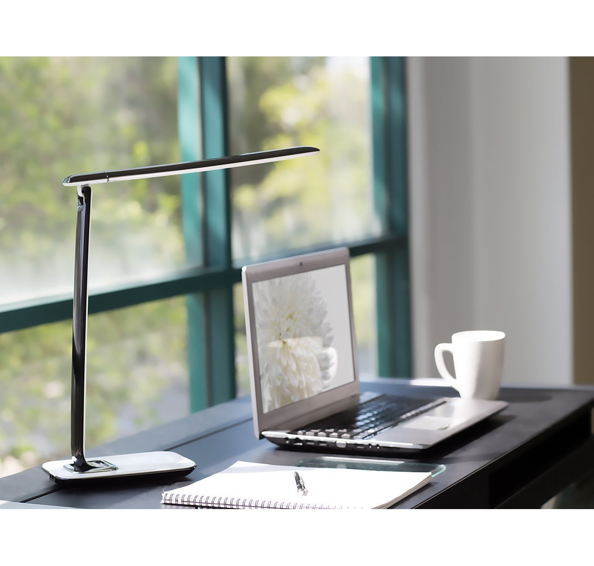 Mount-It LED desk lamp with USB charging port 